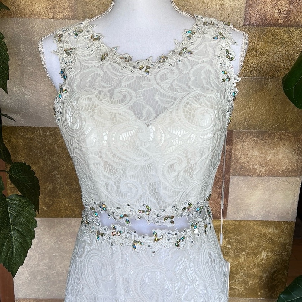 Elizabeth K GLS Collective Women’s White Lace Rhinestone Long Maxi Evening Dress - Picture 6 of 16